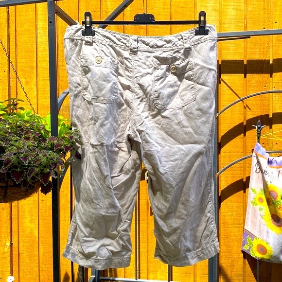 St. John’s Bay Linen/Viscose blend Capris - Picture 4 of 7